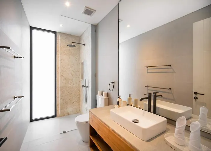 Six Palm 3 - 2br Rooftop Near Padang *