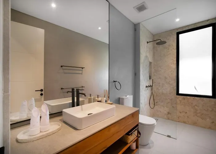 Six Palm 3 - 2br Rooftop Near Padang *